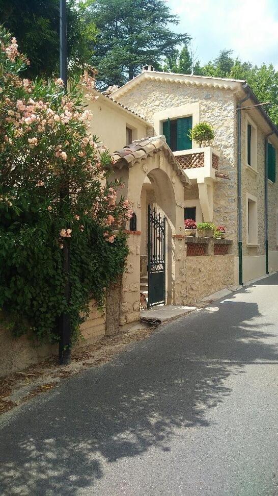 Le Jardin Apartment Greoux-les-Bains Exterior photo